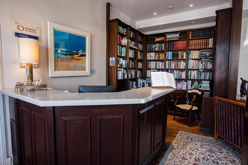 Port Charlotte Hotel 4*